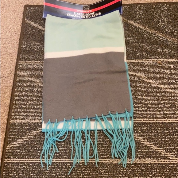 Accessories - 🆕5/$25🎉Fringe Fleece Scarf